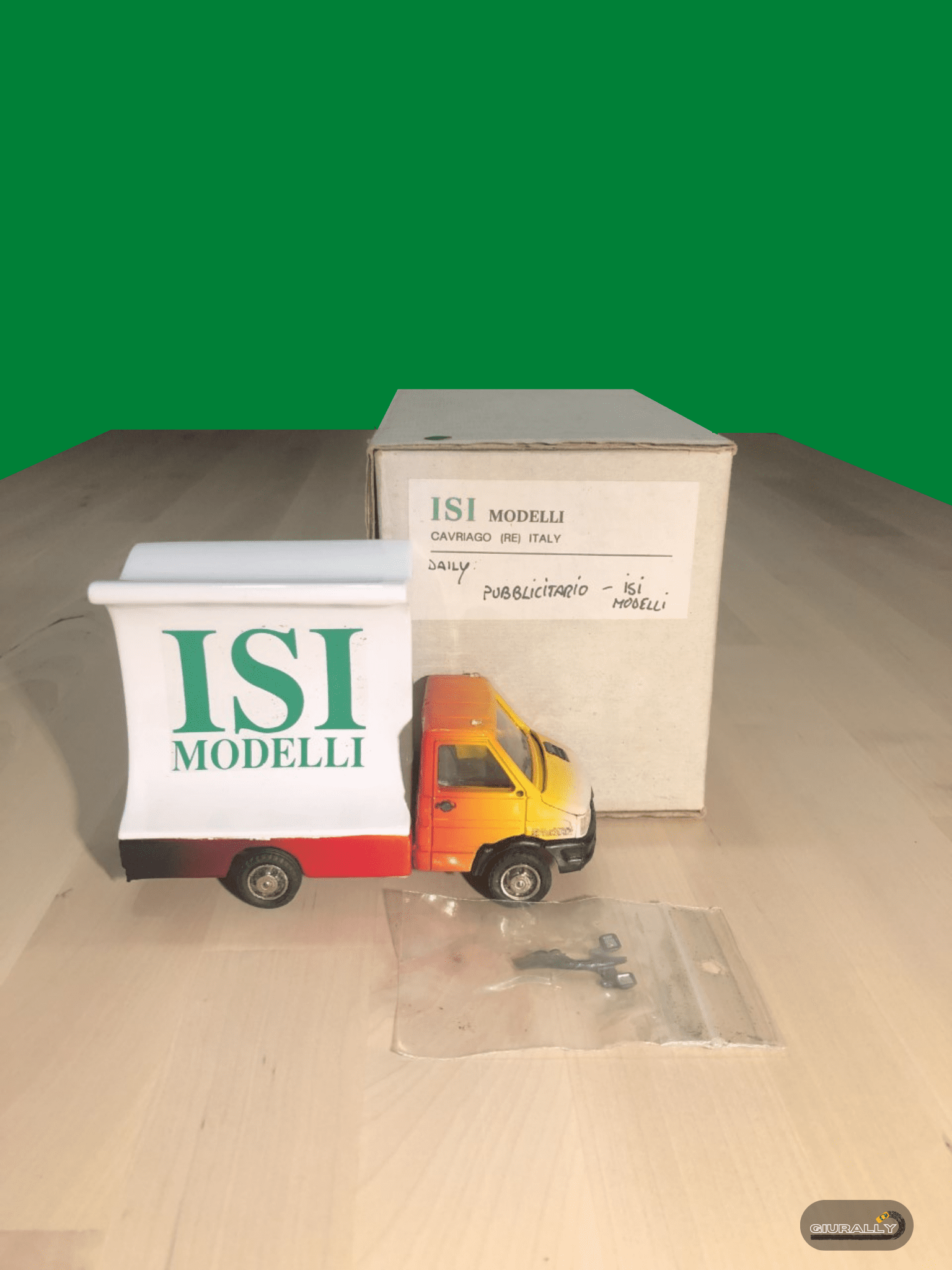 Negli anni Novanta, la ISI Modelli di Cavriago ha realizzato degli interessanti allestimenti speciali su base Old Cars.