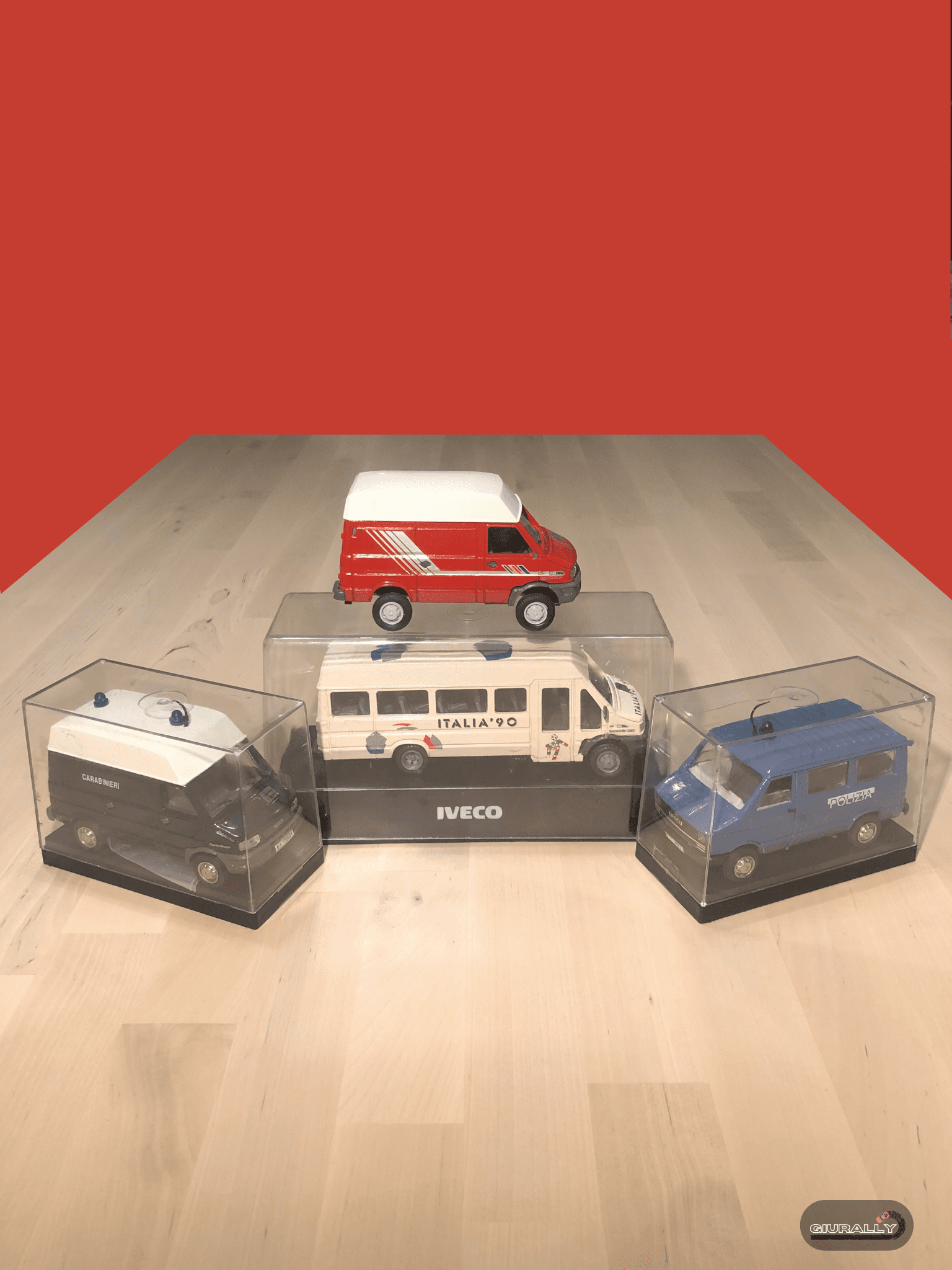 In occasione di Italia '90, Iveco si candida come fornitore tecnico della Nazionale; Old Cars riproduce il minibus Orlandi 45-10 nella livrea ufficiale.