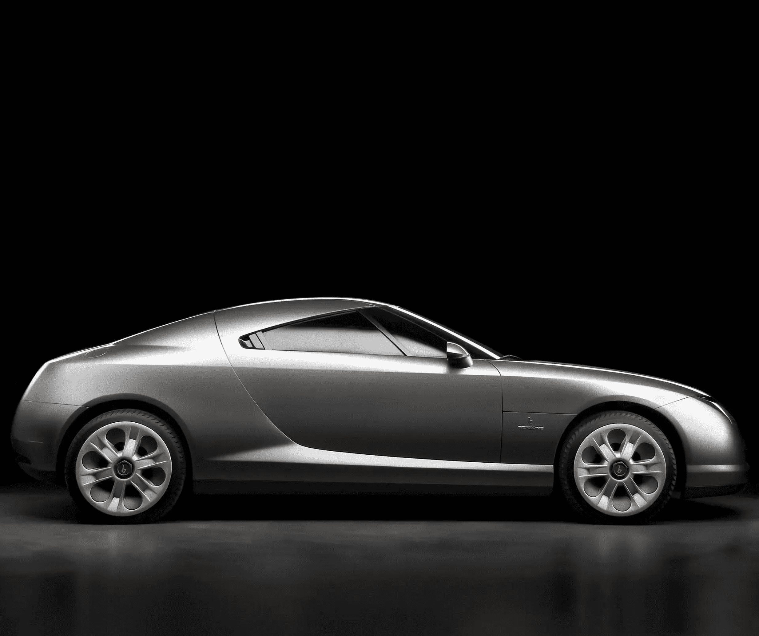 La Bella è una concept-car Alfa Romeo realizzata per gettare le basi di una versione coupé della 166.